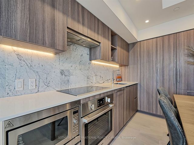 3602 - 17 Bathurst St