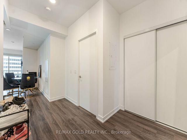 2506 - 20 Edward St