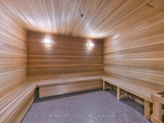 1911 - 75 Canterbury Pl NW