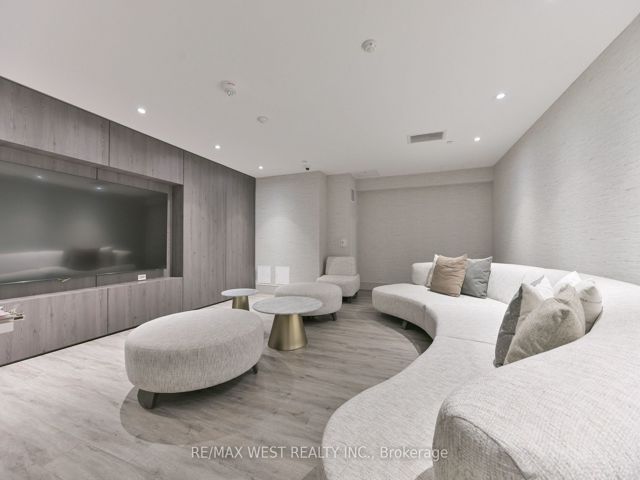 1911 - 75 Canterbury Pl NW