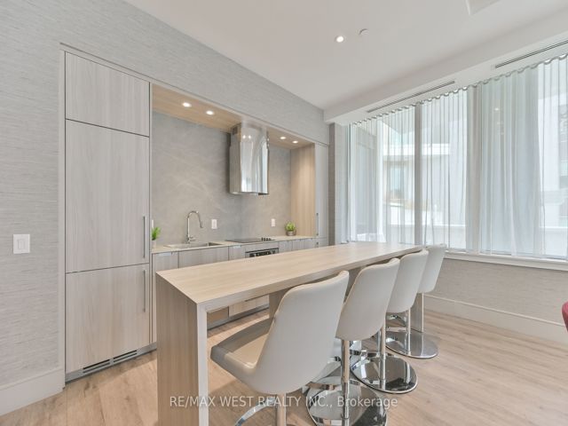 1911 - 75 Canterbury Pl NW