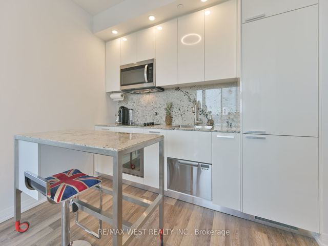 1911 - 75 Canterbury Pl NW