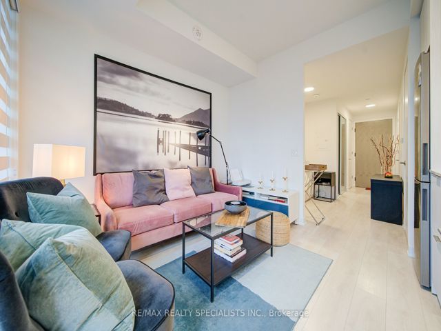 1306 - 130 River St
