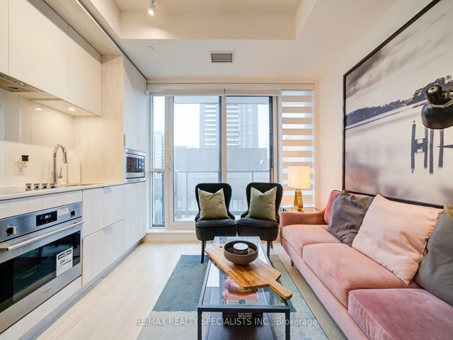 1306 - 130 River St