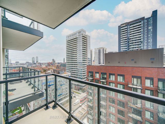 1306 - 130 River St