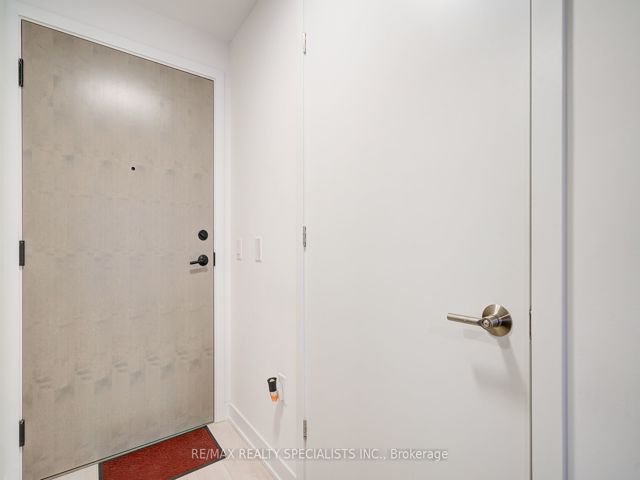 1306 - 130 River St