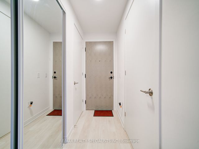 1306 - 130 River St
