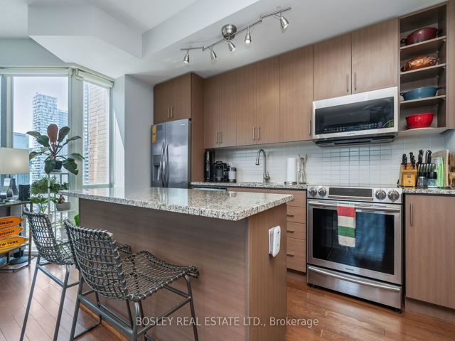 2104 - 112 George St