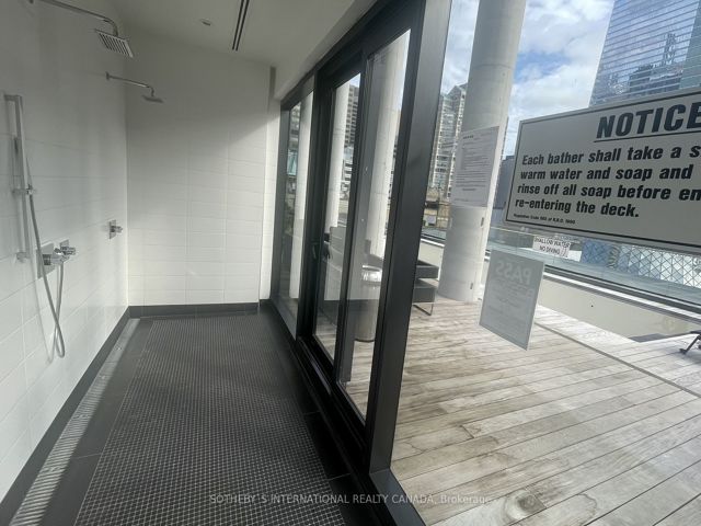 1907 - 224 King Street West St W
