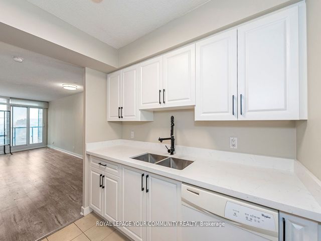 2102 - 373 Front St W