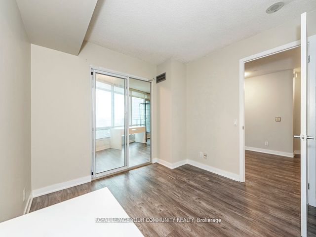 2102 - 373 Front St W