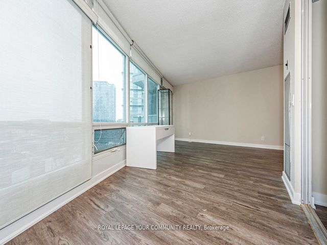 2102 - 373 Front St W