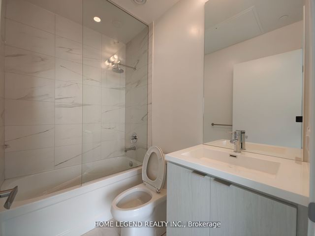 3211 - 55 Cooper St