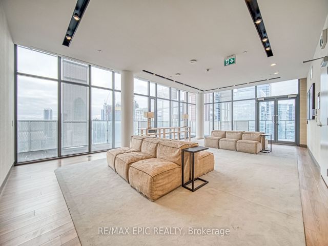 UPH07 - 20 Lombard St