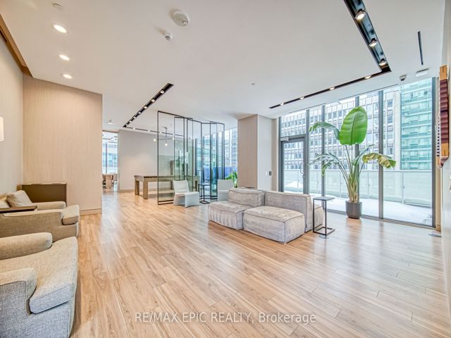 UPH07 - 20 Lombard St