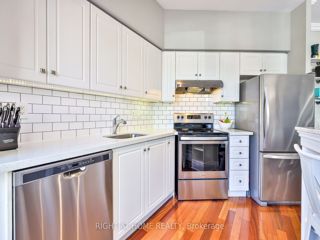 308 - 115 Richmond St E