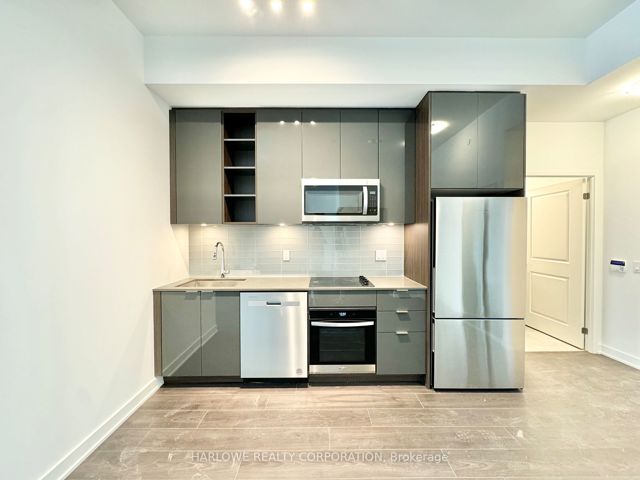 215 - 543 Richmond St W