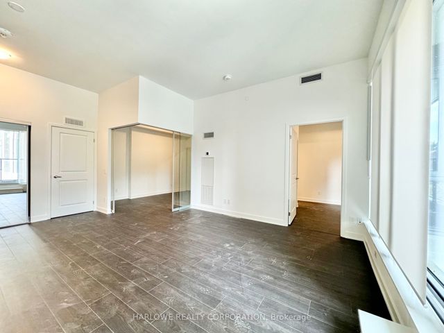 215 - 543 Richmond St W
