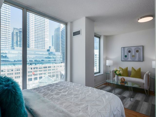 1123 - 650 Queens Quay W