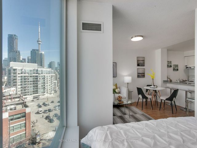 1123 - 650 Queens Quay W