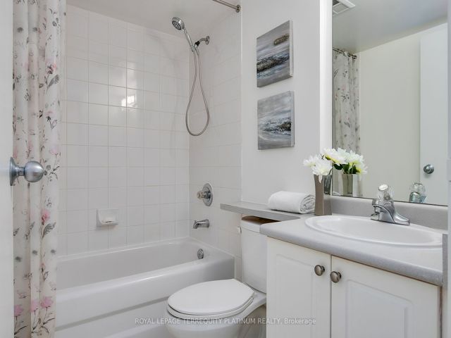 1123 - 650 Queens Quay W