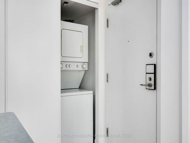1123 - 650 Queens Quay W