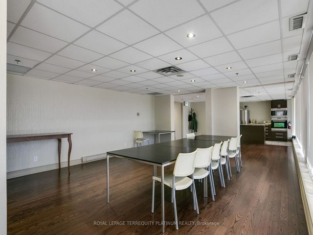 1123 - 650 Queens Quay W