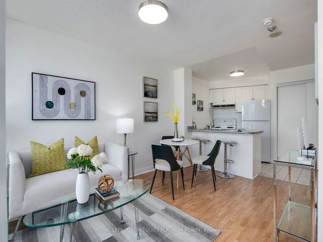 1123 - 650 Queens Quay W