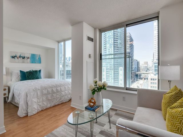 1123 - 650 Queens Quay W