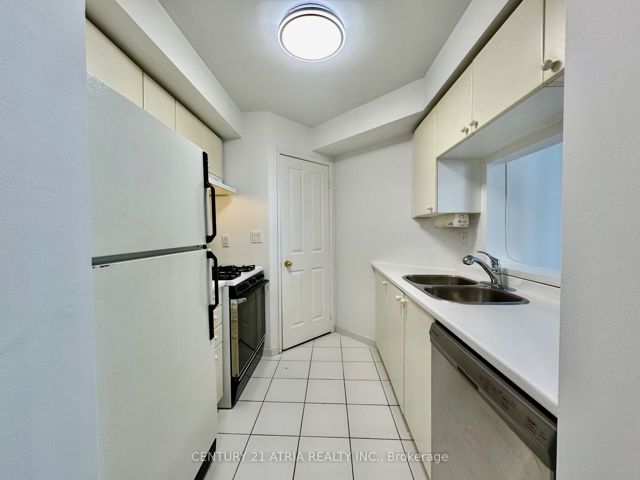 308 - 38 Hollywood Ave