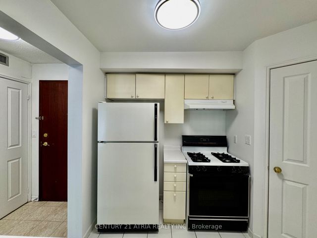 308 - 38 Hollywood Ave