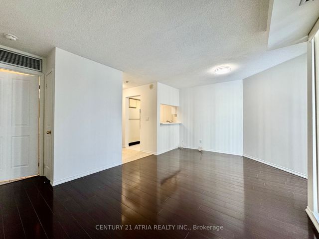 308 - 38 Hollywood Ave