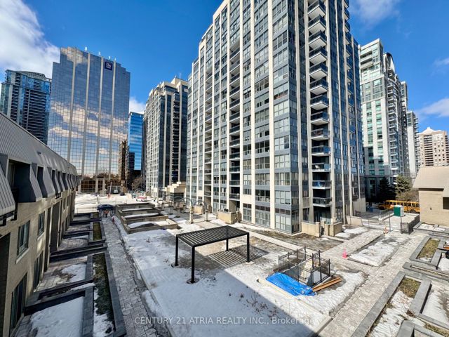 308 - 38 Hollywood Ave