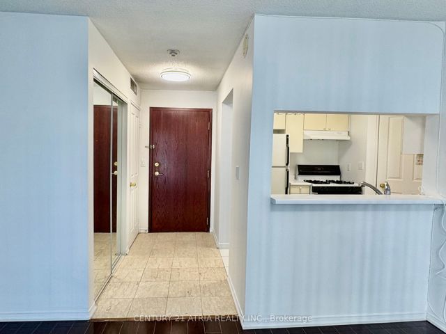 308 - 38 Hollywood Ave