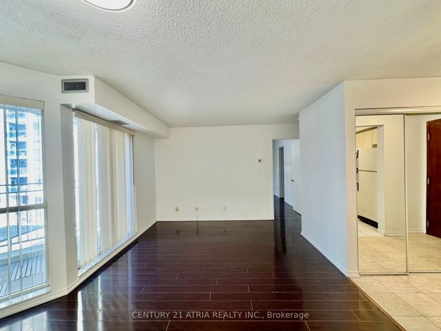 308 - 38 Hollywood Ave