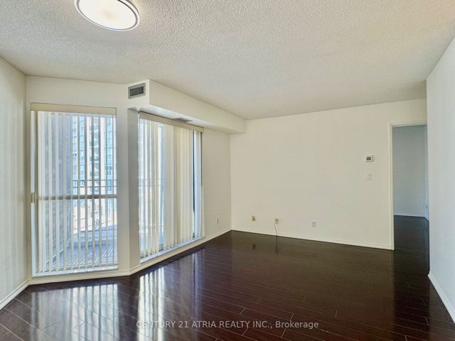 308 - 38 Hollywood Ave