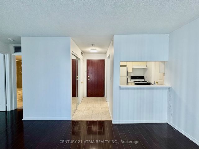 308 - 38 Hollywood Ave