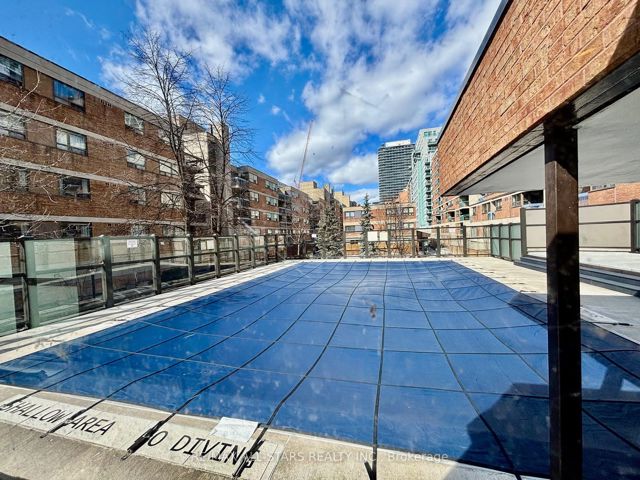 1210 - 120 Saint Patrick St