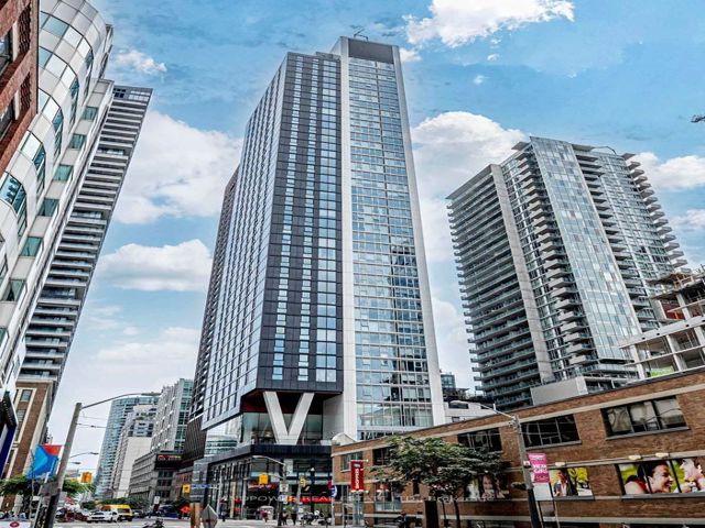 2302 - 357 King St W