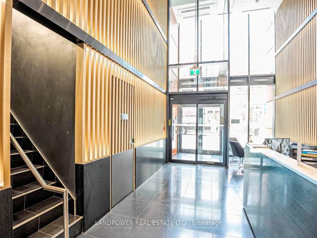 2302 - 357 King St W