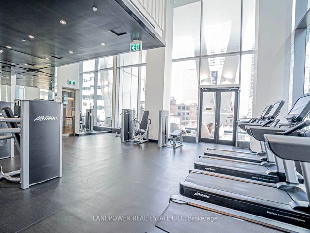2302 - 357 King St W