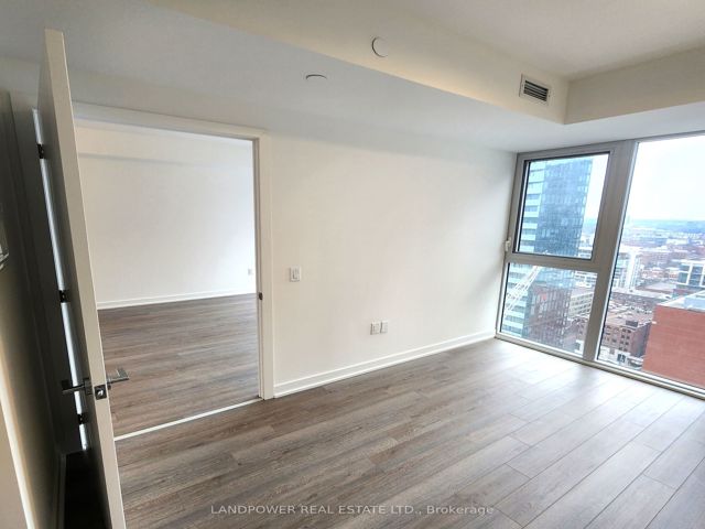2302 - 357 King St W