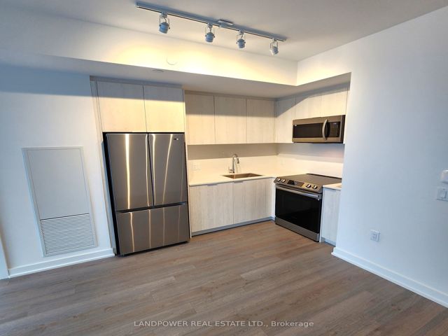 2302 - 357 King St W