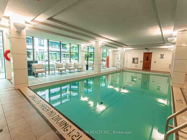 1215 - 19 Grand Trunk Cres