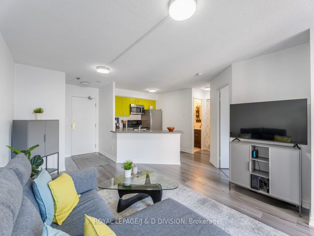 1001 - 25 Grenville St