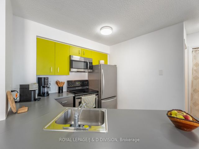 1001 - 25 Grenville St