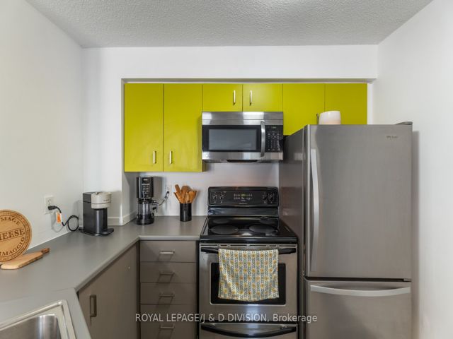 1001 - 25 Grenville St