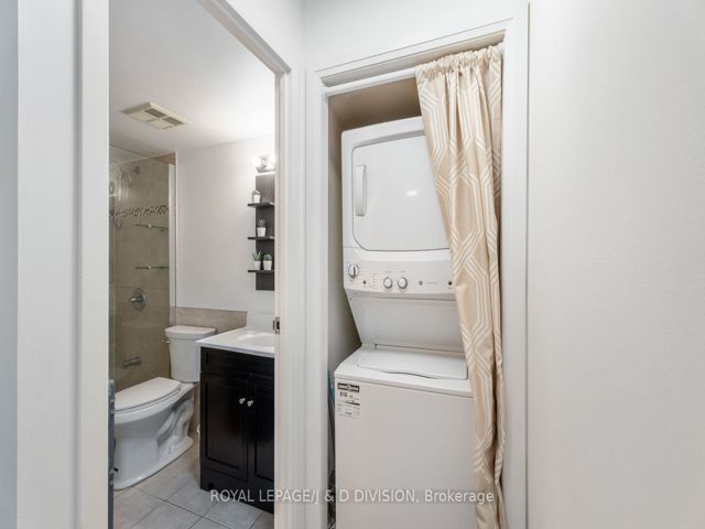 1001 - 25 Grenville St