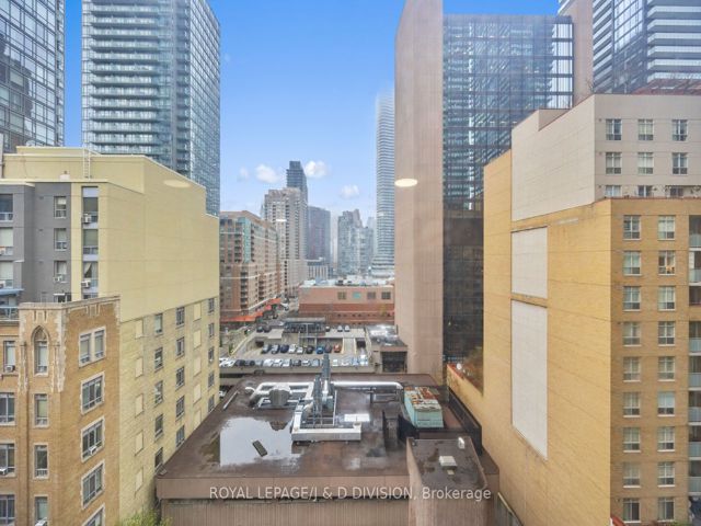 1001 - 25 Grenville St