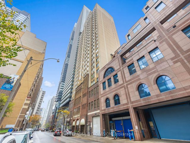 1001 - 25 Grenville St